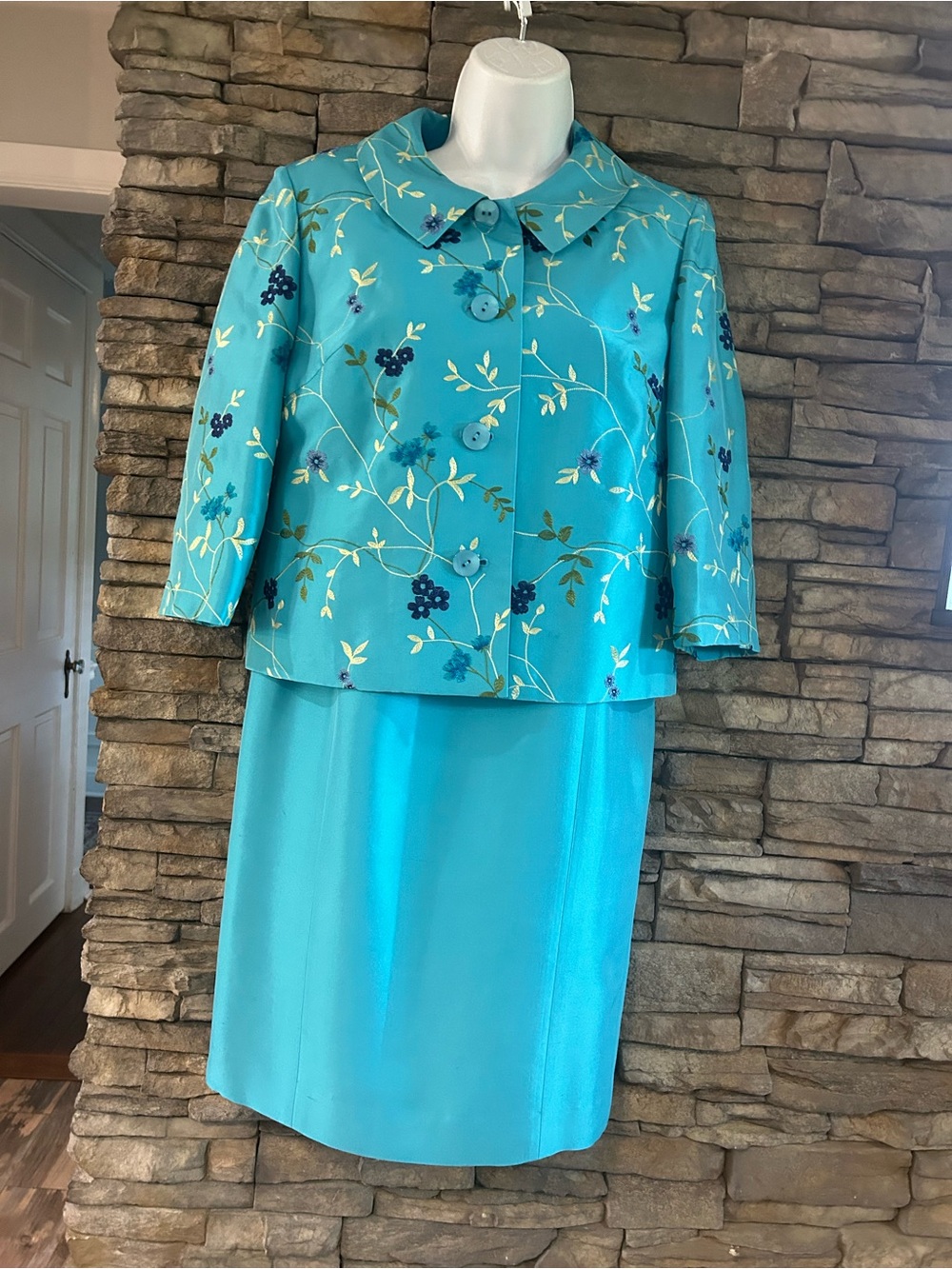 Talbots Pure Silk Jacket and Sheath Dress size 8 Aqua Color